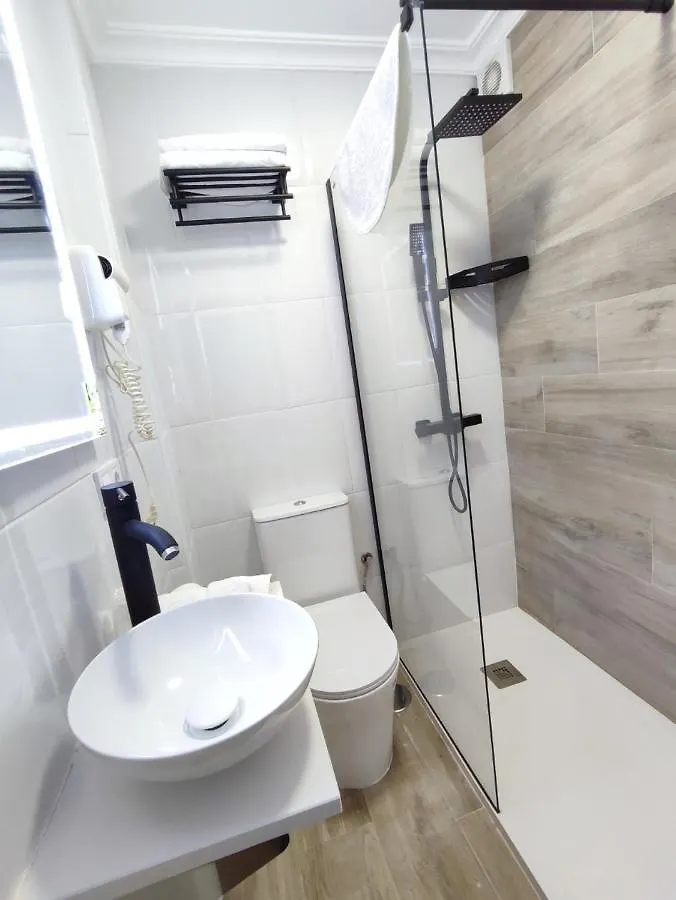 Hostal Lucy Santander Guest house