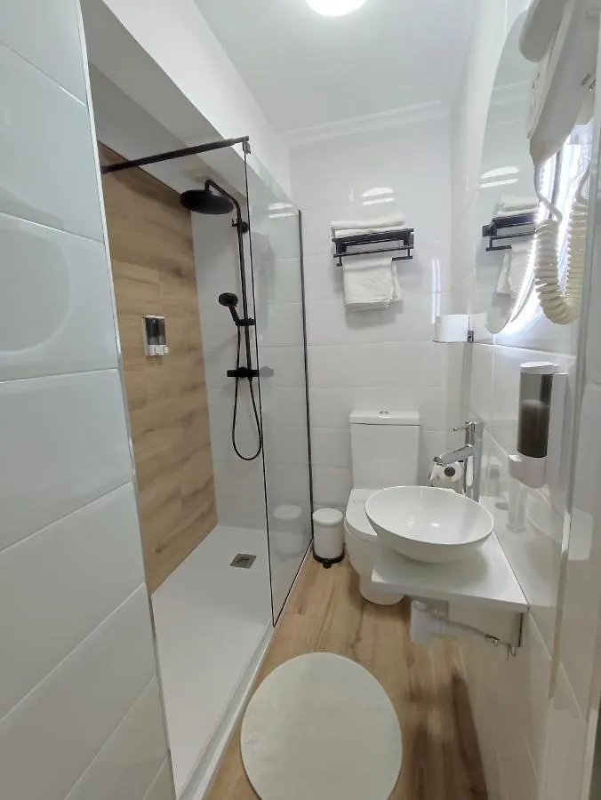 Hostal Lucy Santander 2*,  Spain