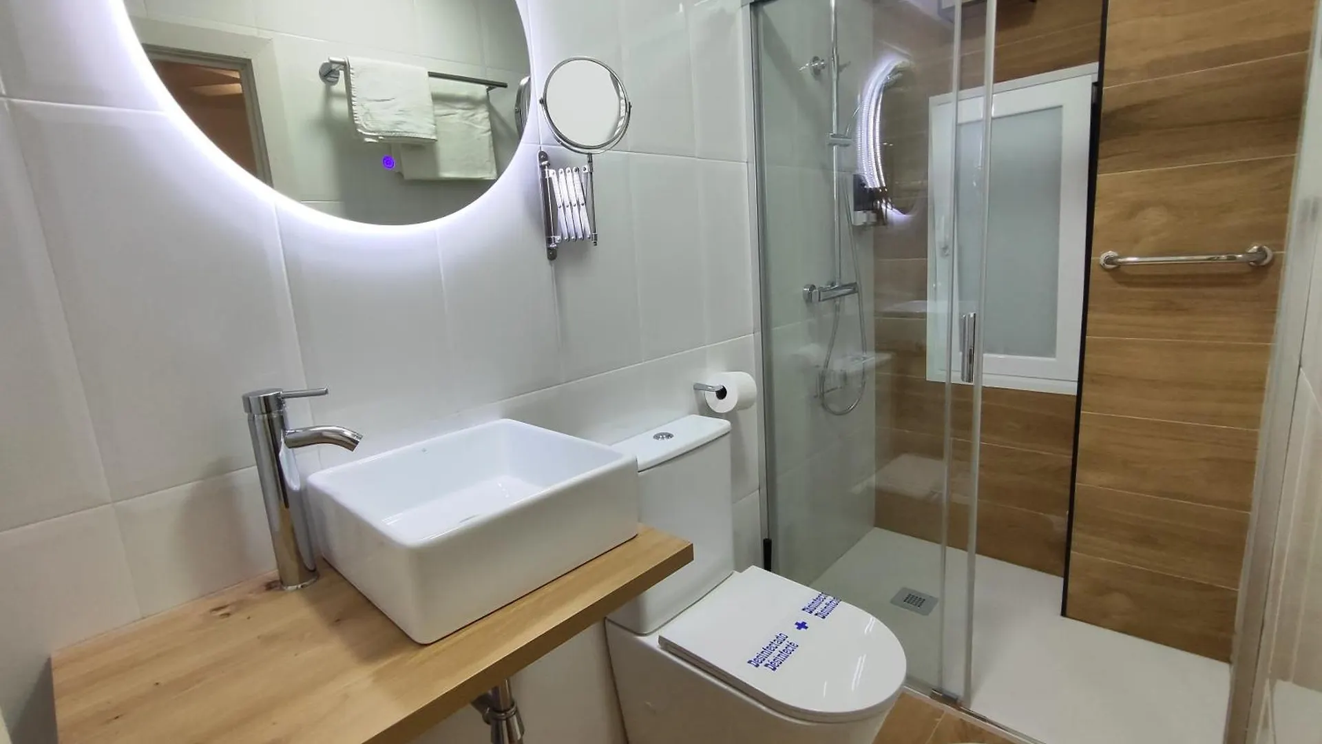 Hostal Lucy Santander Guest house