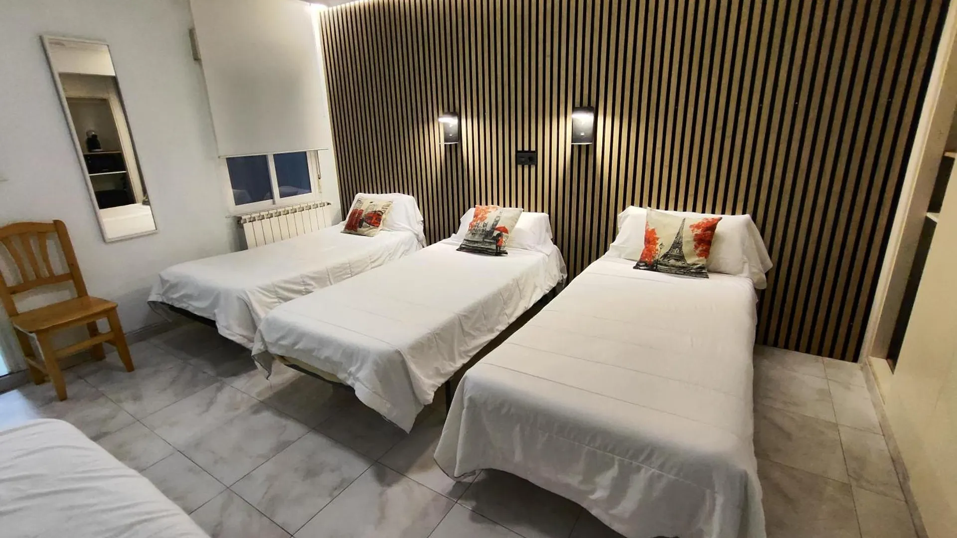 Hostal Lucy Santander 2*,